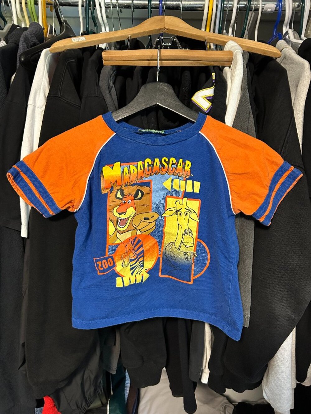 Madagscar 2004 Vintage Kids Blue and Orange Vintage Tee - No tag fit 3 years